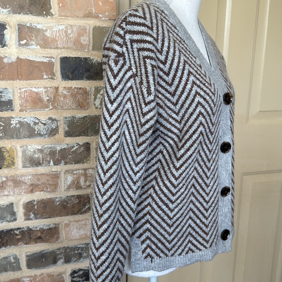 Ann Taylor Petite Gray Brown Herringbone Boyfriend Buttoned Cardigan Sweater XXS - Picture 6 of 12